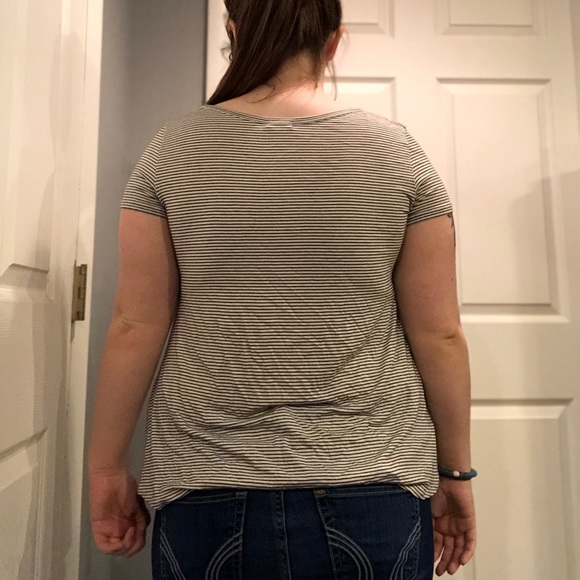 Black/White Stripped Flowy Blouse - Picture 4 of 4